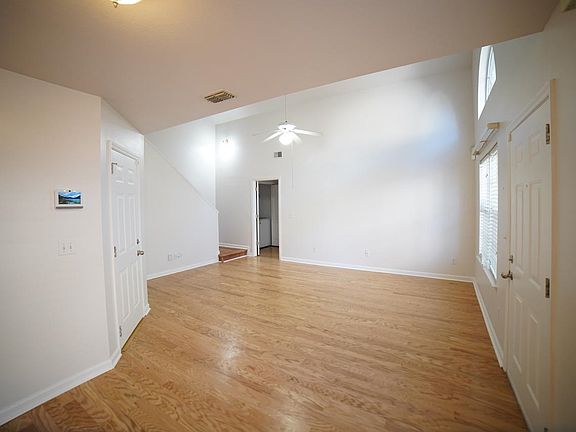 4th image of 3117 Camelliawood Cir W
