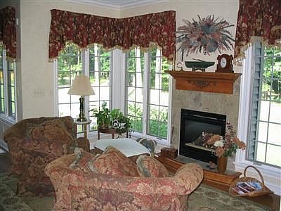 2nd image of 6580 Dorset Ln