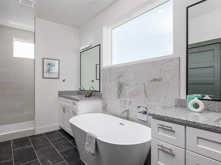 2801 Weisenberger St #101 — Photo 7