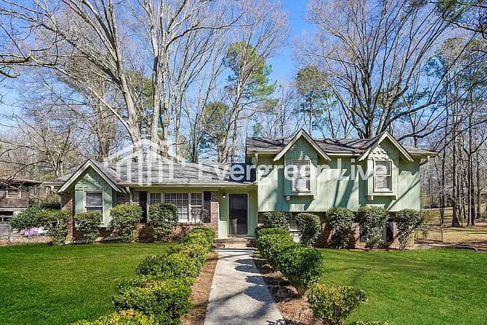 424 Carriage Dr