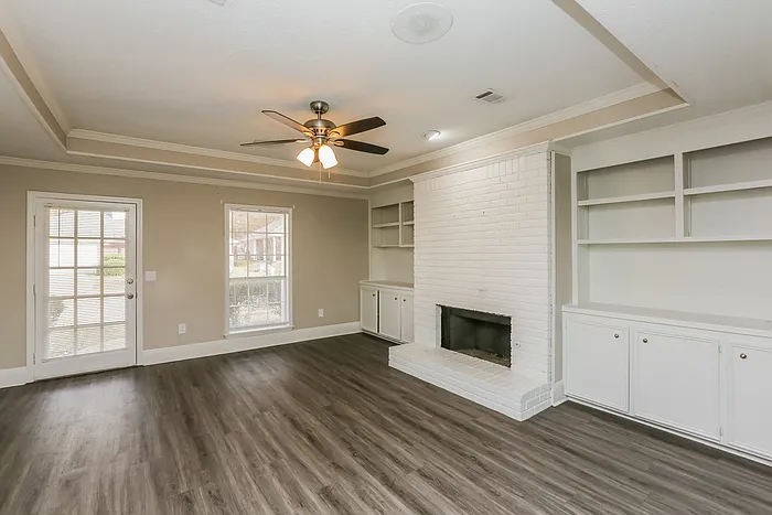 506 Stockton Cv — Photo 3