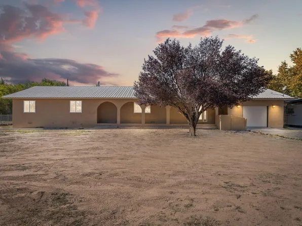 5809 Warren Ln SW, Albuquerque, NM 87105