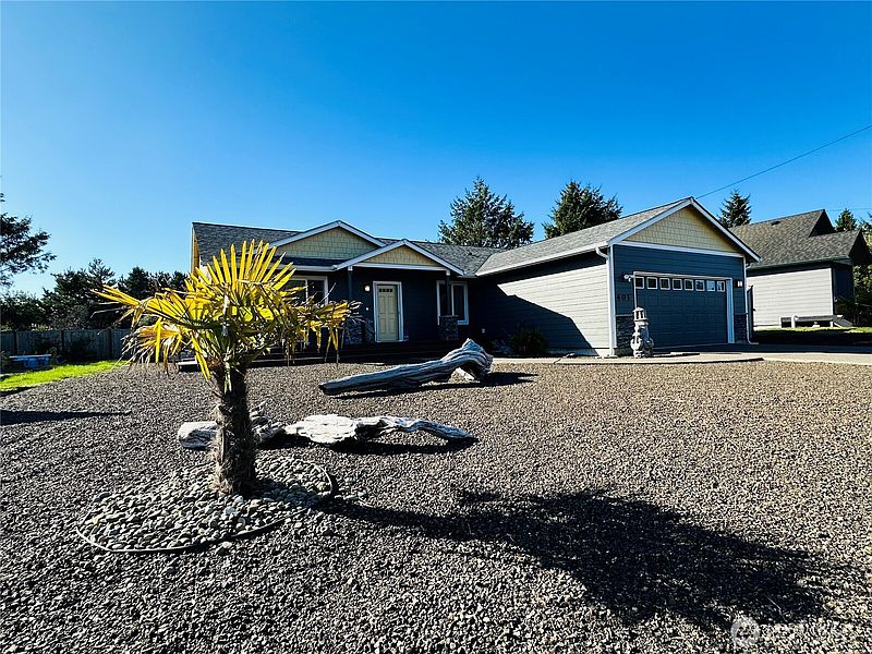2nd image of 401 Seashore Street SW