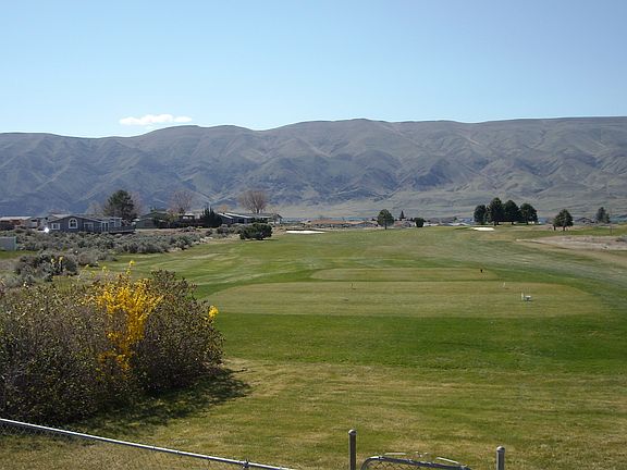 5TH fAIRWAY AND TEEBOX