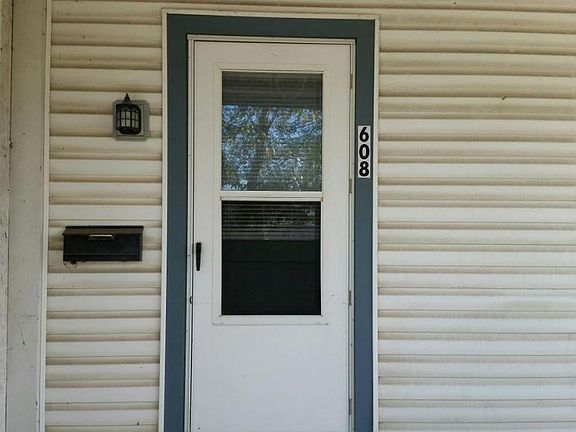 2nd image of 608 N 4th St
