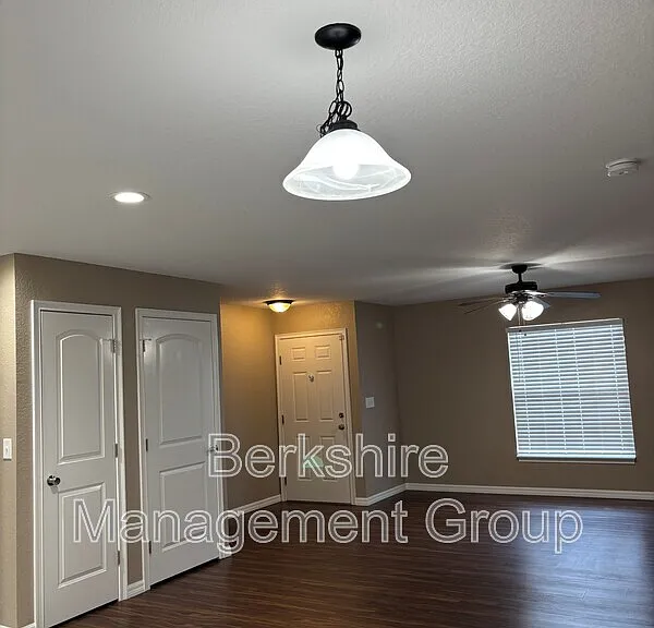 2405 Avenue C SW #A — Photo 17