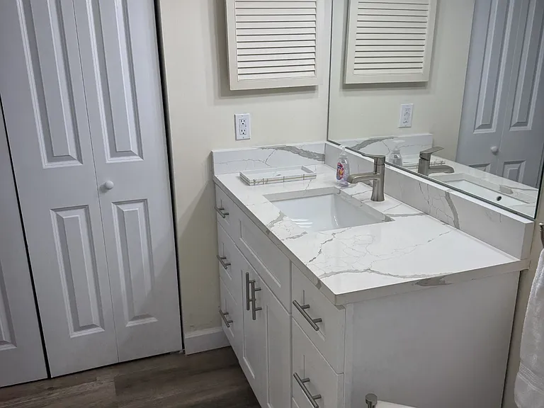 1900 Alamanda Dr #202 — Photo 16