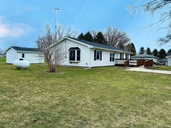 8058 Packard Rd, Morenci, MI 49256