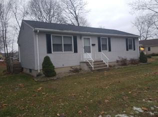 30 Dale St, Holyoke, MA 01040
