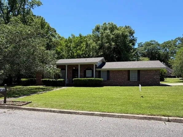 1300 Circleview Dr, Dothan, AL 36301