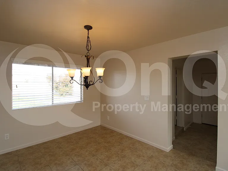 4558 E Halifax St — Photo 8