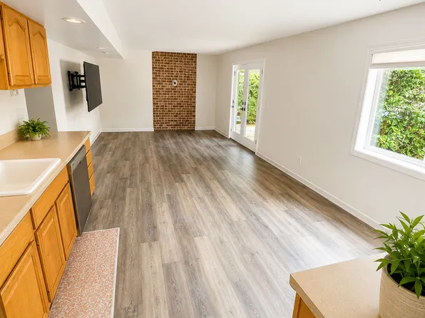 18016 159th Ave NE #Basement, Woodinville, WA 98072