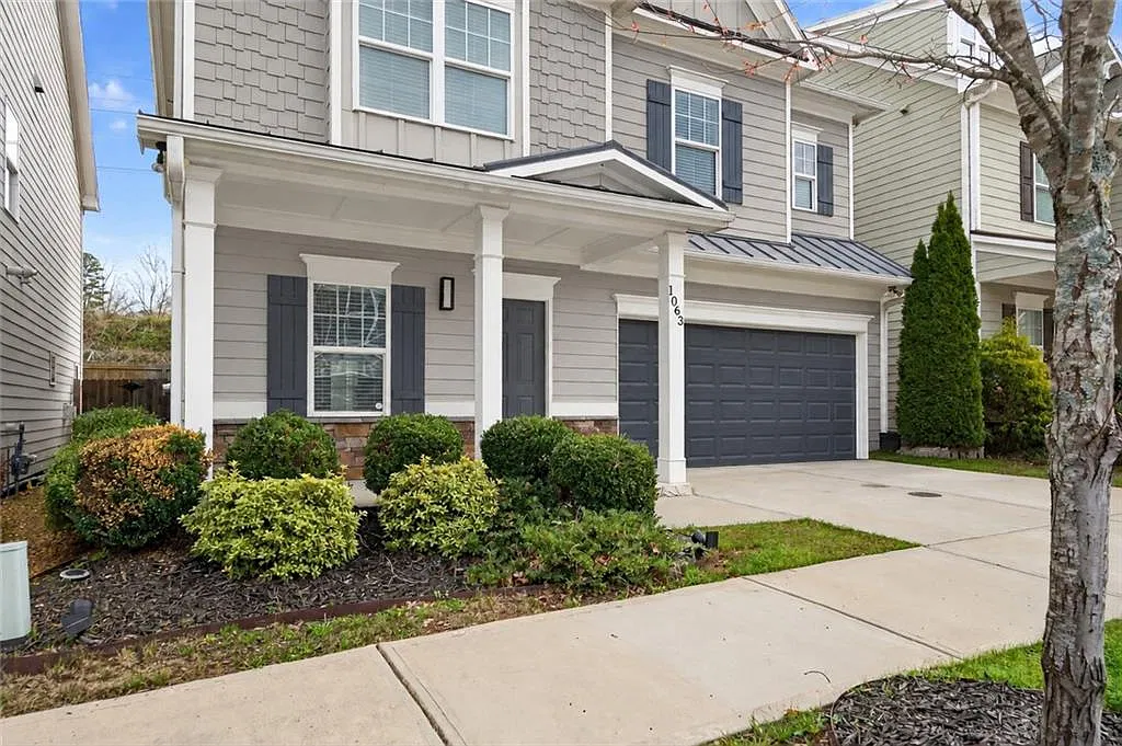 4 bed, 2.5 bath, 2186 sqft, $3,600 — Photo 3