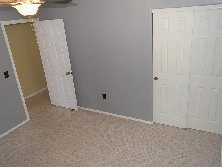 1506 S Pheasant Ln — Photo 13