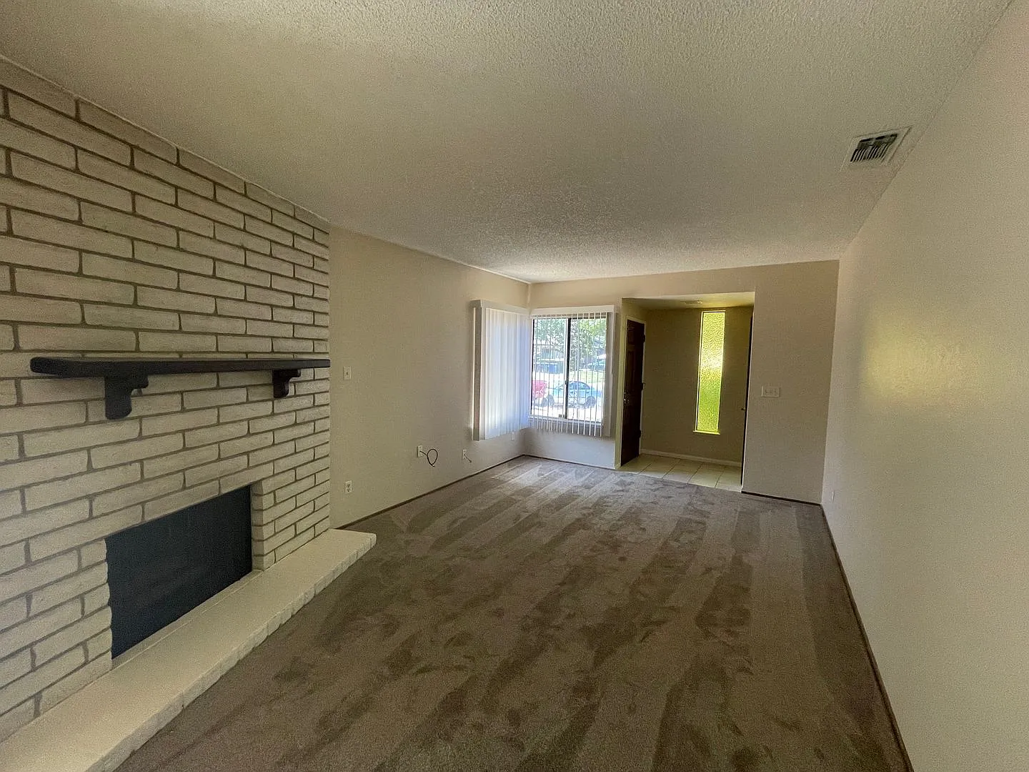 Charming 2 Bedroom, 2 Bath Duplex in Citrus Heights — Photo 3