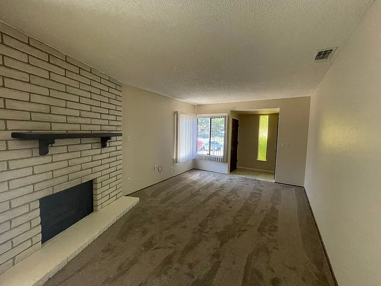 6900 Trovita Way — Photo 3