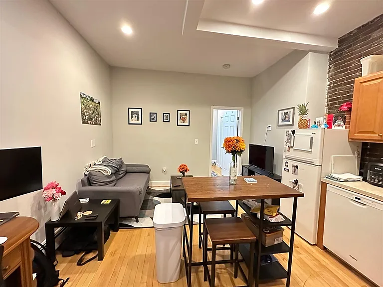 204 Endicott St #1 — Photo 3
