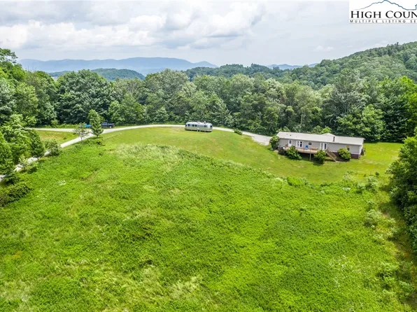 8282 S 194 Highway, Banner Elk, NC 28604