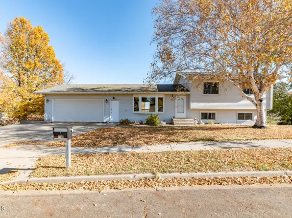 1829 N 17th St, Bismarck, ND 58501
