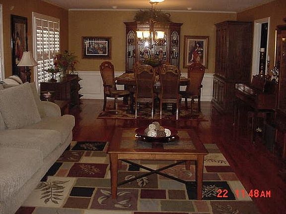 2nd image of 138 Liveoak St