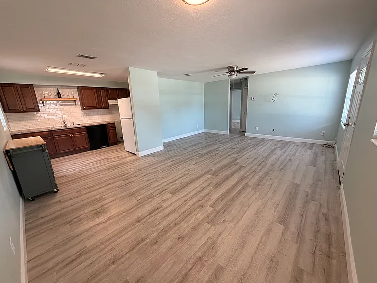 415 W Easy St — Photo 2
