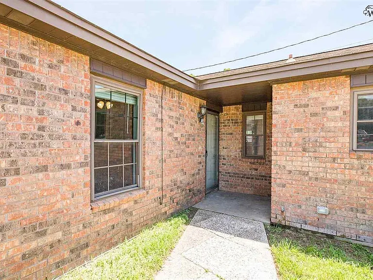 3035 Abbott Ave — Photo 4