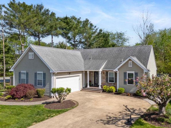 1 Charles Dr, New Castle, DE 19720