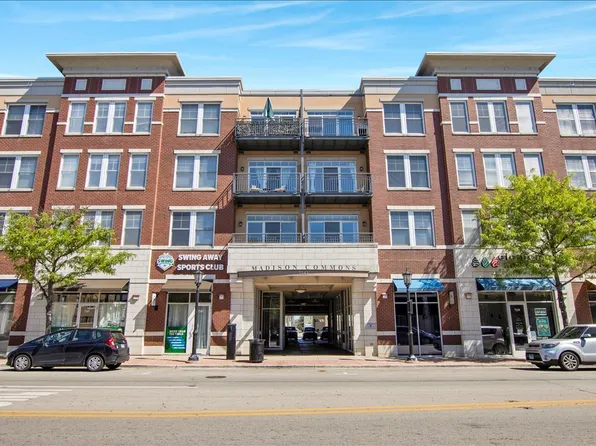 7243 Madison St APT 211, Forest Park, IL 60130