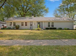 465 Lincoln Dr, Hoffman Estates, IL 60169