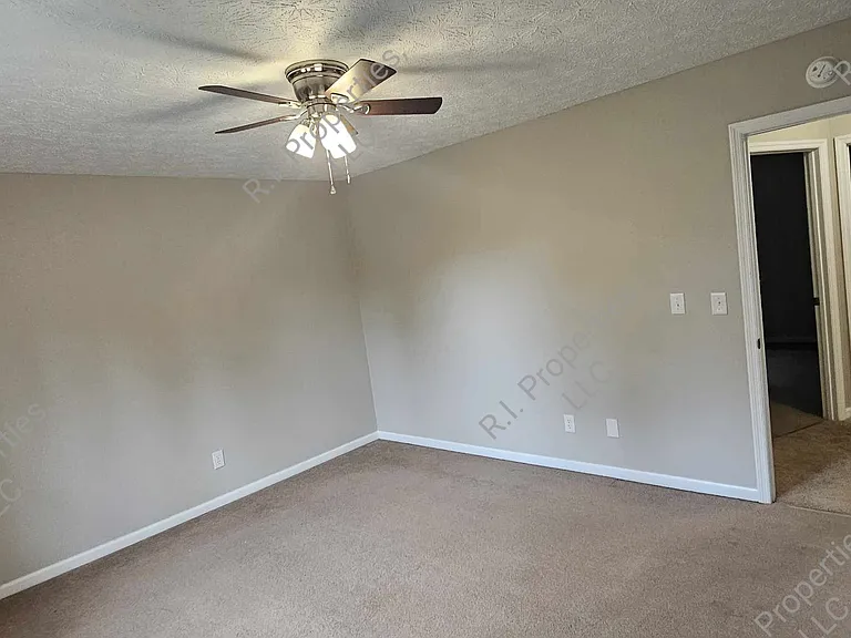 565 Highland Dr #3 — Photo 26