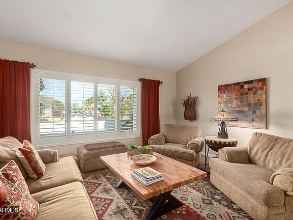 3rd image of 901 W LODGE Drive