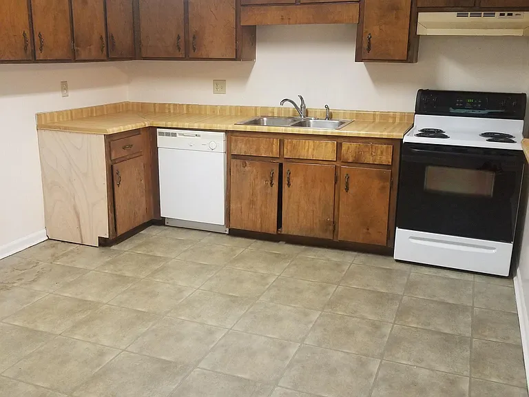 127 Norwood Ct — Photo 4