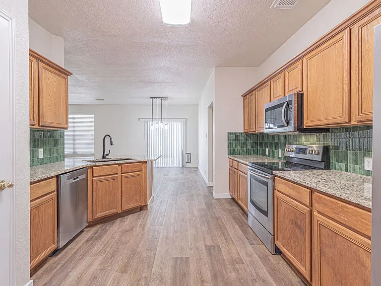213 Tapwood Ln — Photo 27