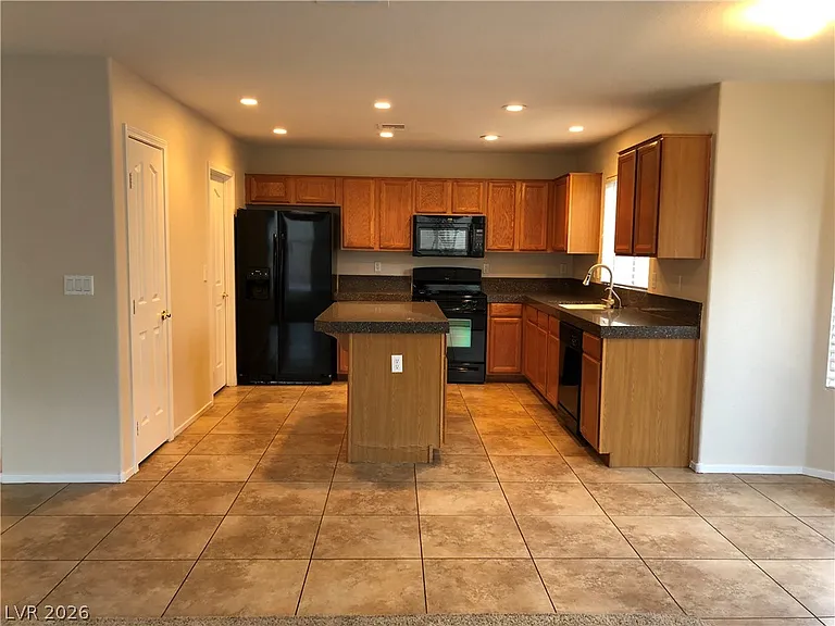 9724 Sandmist Ave — Photo 9