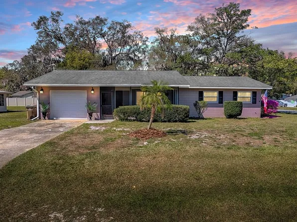 481 Belle Ayre Dr, Mount Dora, FL 32757