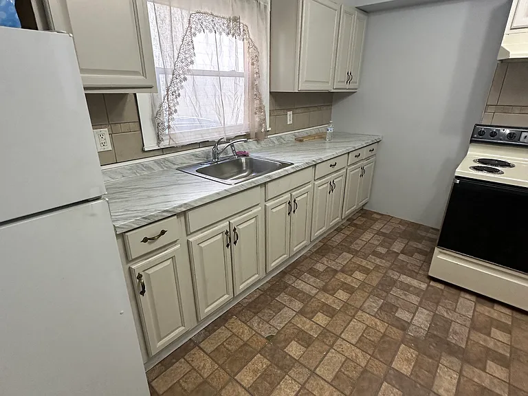 371 Shelton Ave #1 — Photo 3