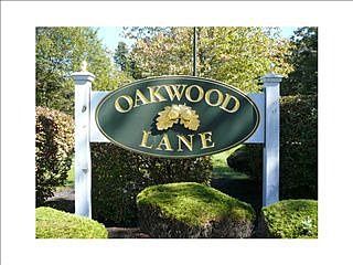 2nd image of 14 Oakwood Ln
