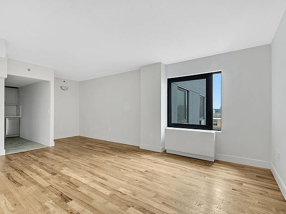 3rd image of 142 Richards St APT 3D