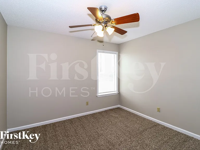 9689 Kingsridge Dr — Photo 15