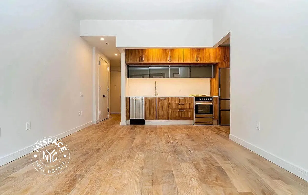 1825 Ocean Ave — Photo 1