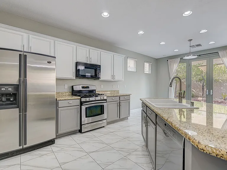 2429 Granada Bluff Ct — Photo 16