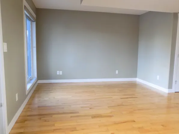 10305 107th Ave #101, Grande Prairie, AB T8V 1M4