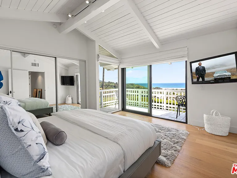 23901 Malibu Knolls Rd — Photo 33