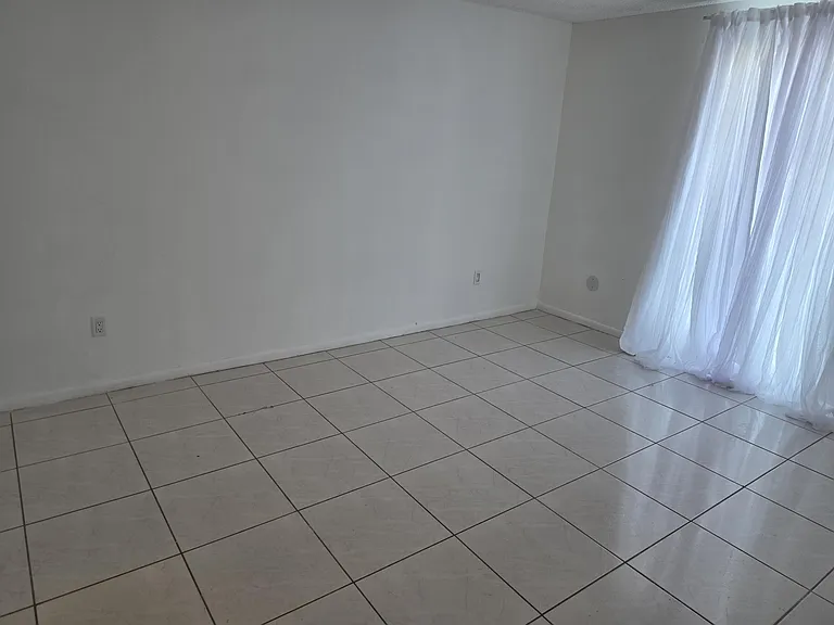 661 N University Dr #1-104 — Photo 5