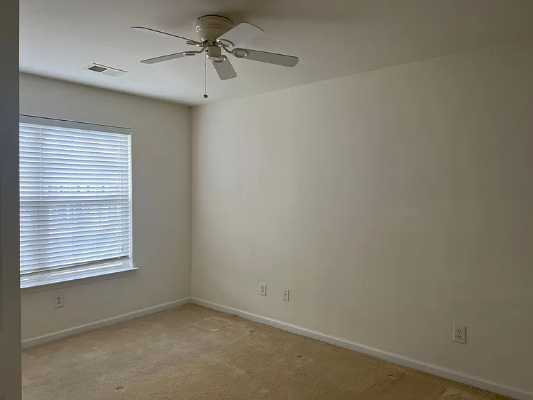 281 Connemara Dr #E — Photo 14