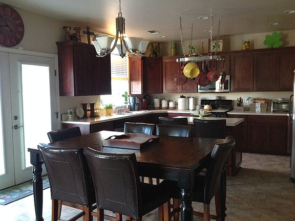 Kitchen/Dining area