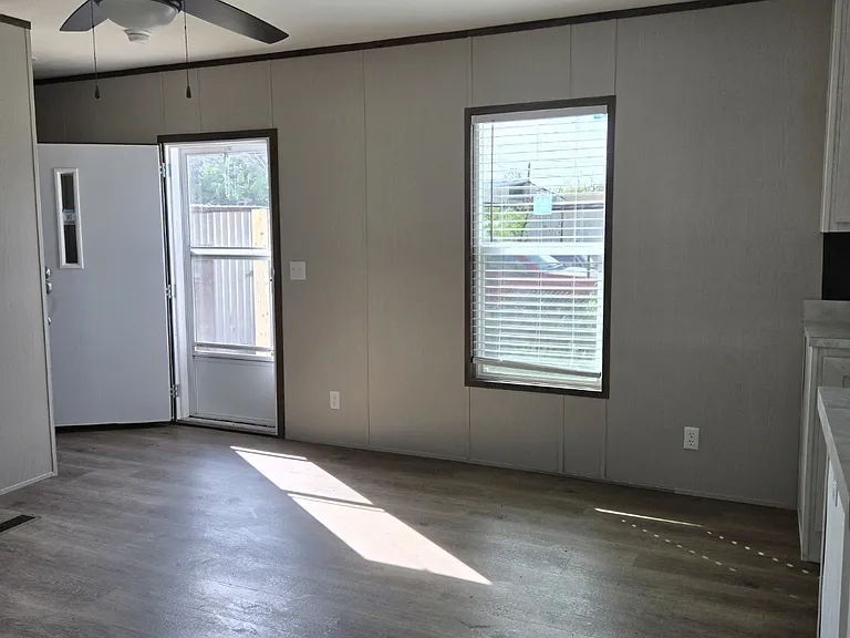 1208 Orient Ave — Photo 21