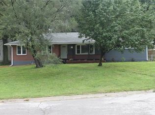 3924 S Crestview Rd, Independence, MO 64052