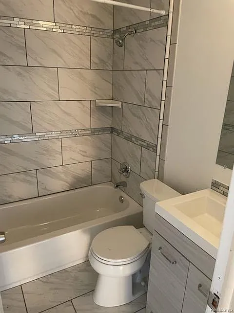 2 bed, 1.0 bath, 750 sqft, $1,200 — Photo 4