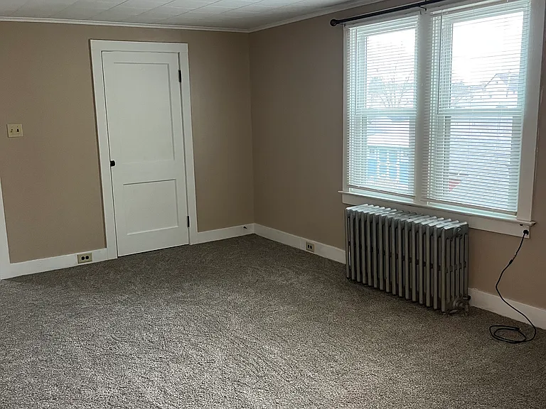 686 E Front St #202 — Photo 6